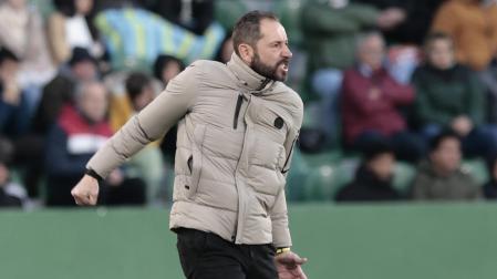 El entrenador del Elche, Pablo Machín, en el partido contra Osasuna