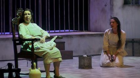 'La casa cuartel de Bernarda Alba', de Cardo Films, llega hoy al Gayarre.
