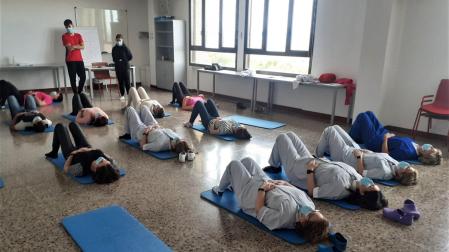 Profesionales del Hospital Reina Sofía en una de las pausas saludables