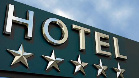 Imagen del cartel de un hotel de 5 estrellas