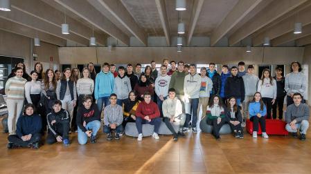 Los estudiantes que participaron en la Olimpiada, antes de comenzar las pruebas