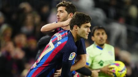Marcos Alonso sustituye a Sergi Roberto en el partido ante el Getafe