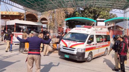 Efectivos de emergencia, en el lugar del ataque