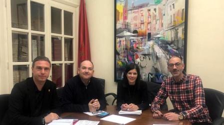 La directora general de Transportes, Berta Miranda, con los alcaldes de Cintruénigo, Corella y Fitero, Oscar Bea, Gorka García y Miguel Aguirre, respectivamente.