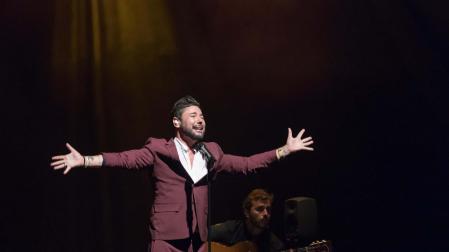 Miguel Poveda, en una actuación en el Teatro Gaztambide de Tudela en el Flamenco On Fire 2020