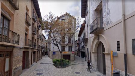 A la izquierda, la calle Leache de Tudela.