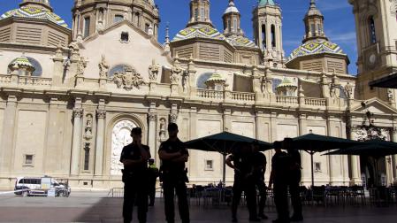 Agentes de la Policía Nacional en Zaragoza