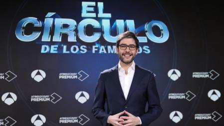 El presentador de televisión Juanra Bonet presenta 'El círculo de los famosos' en Antena 3