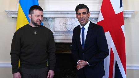 El presidente de Ucrania, Volodimir Zelenski, junto al primer ministro británico, Rishi Sunak, durante su visita a Reino Unido
