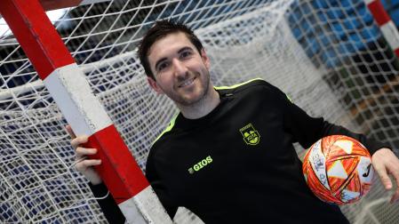 El capitán de Osasuna Magna, Roberto Martil, tras el último entrenamiento en el Pabellón Anaitasuna