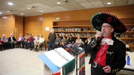 José Nieves España, de nombre artístico Joselito El Mariachi, en el Club de Jubilados San Pedro (en la Rochapea), donde actuó el viernes 3 de febrero