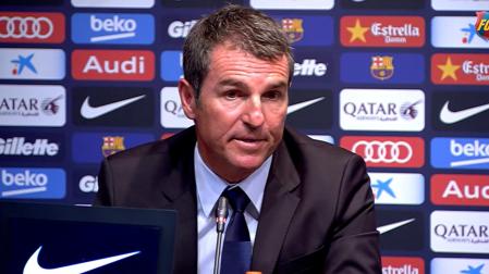 Robert Fernández, en una rueda de prensa durante su etapa como director deportivo del F.C. Barcelona