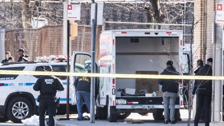 Efectivos de la policía, en el lugar del atropello