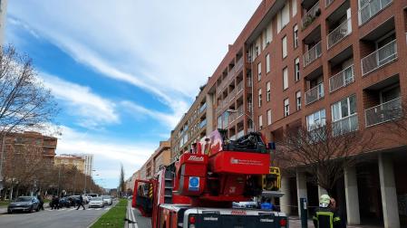 Dos heridos leves al incendiarse la cocina de Camino de Casa en Echavacoiz Norte