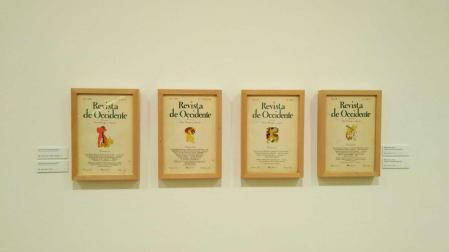 Ejemplares de Revista de Occidente. La imagen pertenece a la exposición Trazos de la Palabra. Viñetas de Revista de Occidente, del Museo de Bellas Artes de Asturias.