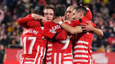 Los jugadores del Girona celebran el segundo gol del equipo catalán durante el encuentro
