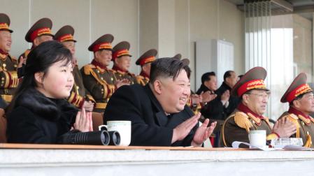 El líder supremo de Corea del Norte, Kim Jong-un, junto a su hija en una de sus últimas apariciones públicas