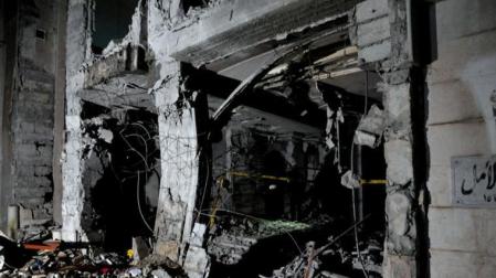 Daños ocasionados por el ataque con misiles de la Fuerza Aérea de Israel en el barrio Kafr Sousa del centro de Damasco