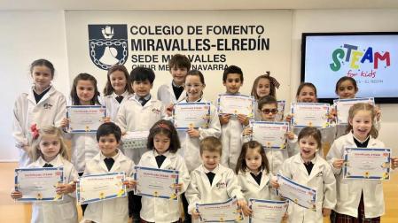 Acto de entrega de premios del certámen STEAM for Kids celebrado en la biblioteca de Miravalles-El Redín el viernes 17 de febrero