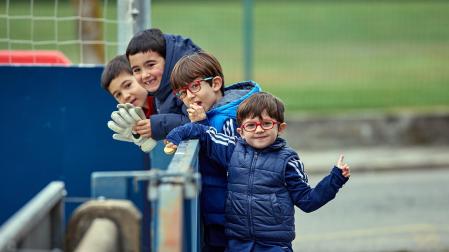 Fotos de los aficionados en el entrenamiento de "carnaval" de Osasuna./