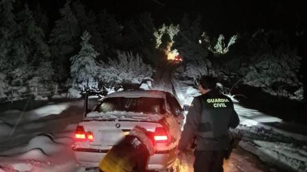 Los trabajos para liberar a los vehículos de la nieve duraron más de tres horas