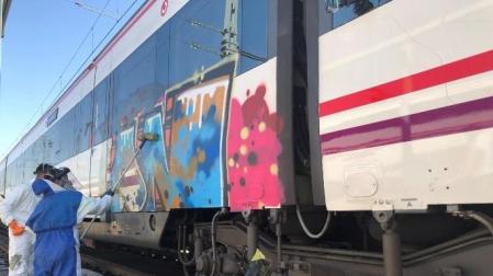 Se han denunciado 3.559 intrusiones de grafiteros en las instalaciones de Renfe, lo que representa una media de cerca de 10 actos vandálicos de este tipo al día

RENFE

25/02/2023