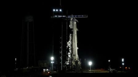 El cohete Falcon 9 de la empresa SpaceX, preparado para el lanzamiento