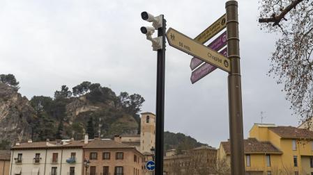 Cámara colocada en la calle Sancho Ramírez de Estella en su desembocadura con Fray Diego