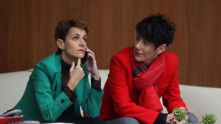 María Chivite y Elma Sainz en el Parlamento