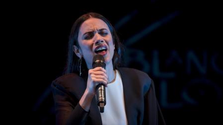 La cantante Blanca Paloma durante una de sus actuaciones