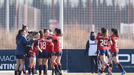 Celebración de uno de los goles de Osasuna Femenino en Tajonar