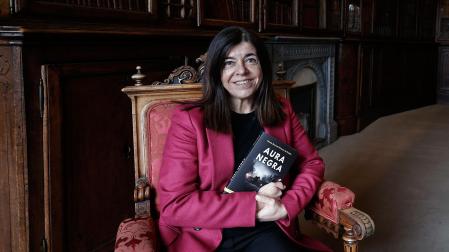 La periodista y escritora Marta Borruel presenta su tercera novela 'Aura Negra'