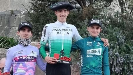 Samuel Fernández, en el podio de la prueba de Ereño.