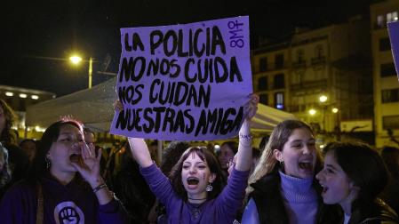 Fotos de la manifestación del 8M en Pamplona. /