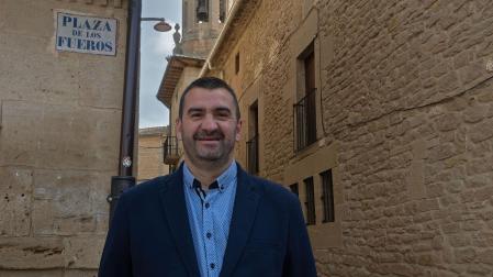 Ángel Moleón Segura lleva tres legislaturas como alcalde de Arróniz y buscará en los comicios de mayo la cuarta