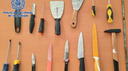 Armas incautadas por los agentes durante la riña tumultuaria en Usera