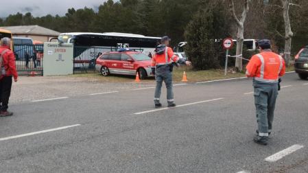 Efectivos de la Policía Foral, durante la segunda Javierada de 2023