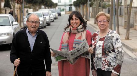 Ylenia Pérez Barenas, junto a sus padres