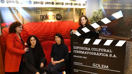 De izda. a dcha: Mercedes Álvarez, Marina Lameiro, Arantza Santesteban y Marian Fernández en Golem, en el preestreno de '918 Gau'..