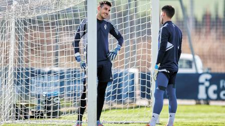 Sergio Herrera y Aitor Fernández, la semana pasada en Tajonar. Los porteros guardan una relación muy sana y cercana.