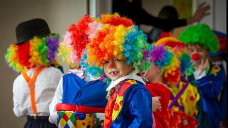 Sesión de circo en el colegio Sagrado Corazón