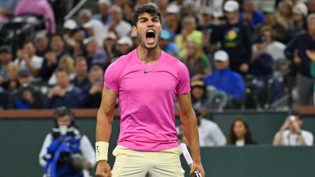 Carlos Alcaraz celebra su victoria frente al tenista canadiense Felix Auger-Aliassime en el torneo de Indian Wells