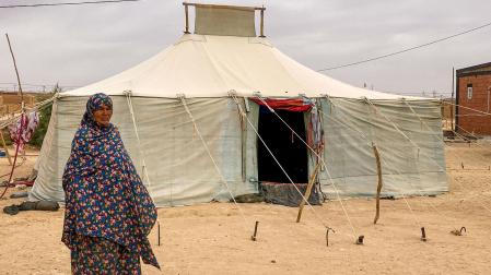 Una saharaui en los campos de refugiados en Argelia