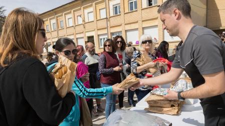 Fotos de la Operación Bocata del colegio Anunciata de Tudela.