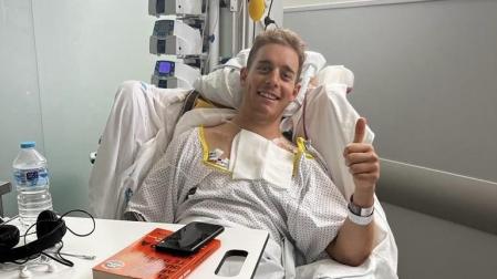 Sergio Martín, en el hospital en el que se recupera de sus heridas.