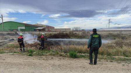 Trabajos en la zona afectada por el incendio