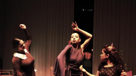 ‘Esplendor’, hoy en doble pase en la Escuela Navarra de Teatro, es una creación colectiva de estreno.