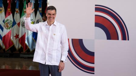 El presidente del Gobierno, Pedro Sánchez, posa a su llegada a la XXVIII Cumbre Iberoamericana de Jefes de Estado y de Gobierno, a 25 de marzo de 2023, en Santo Domingo
