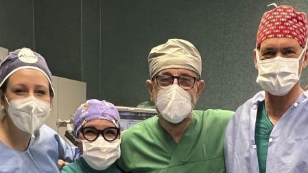Imagen del equipo formado por los oculistas Enrica Sarnicola (i-d), Enza Suozzo, Vincenzo Sarnicola y Michele Reibaldi