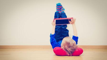Estas familias rechazan que los niños pasen mucho tiempo “sin sentido” delante de las pantallas, pero no el uso creativo y productivo de estas herramientas